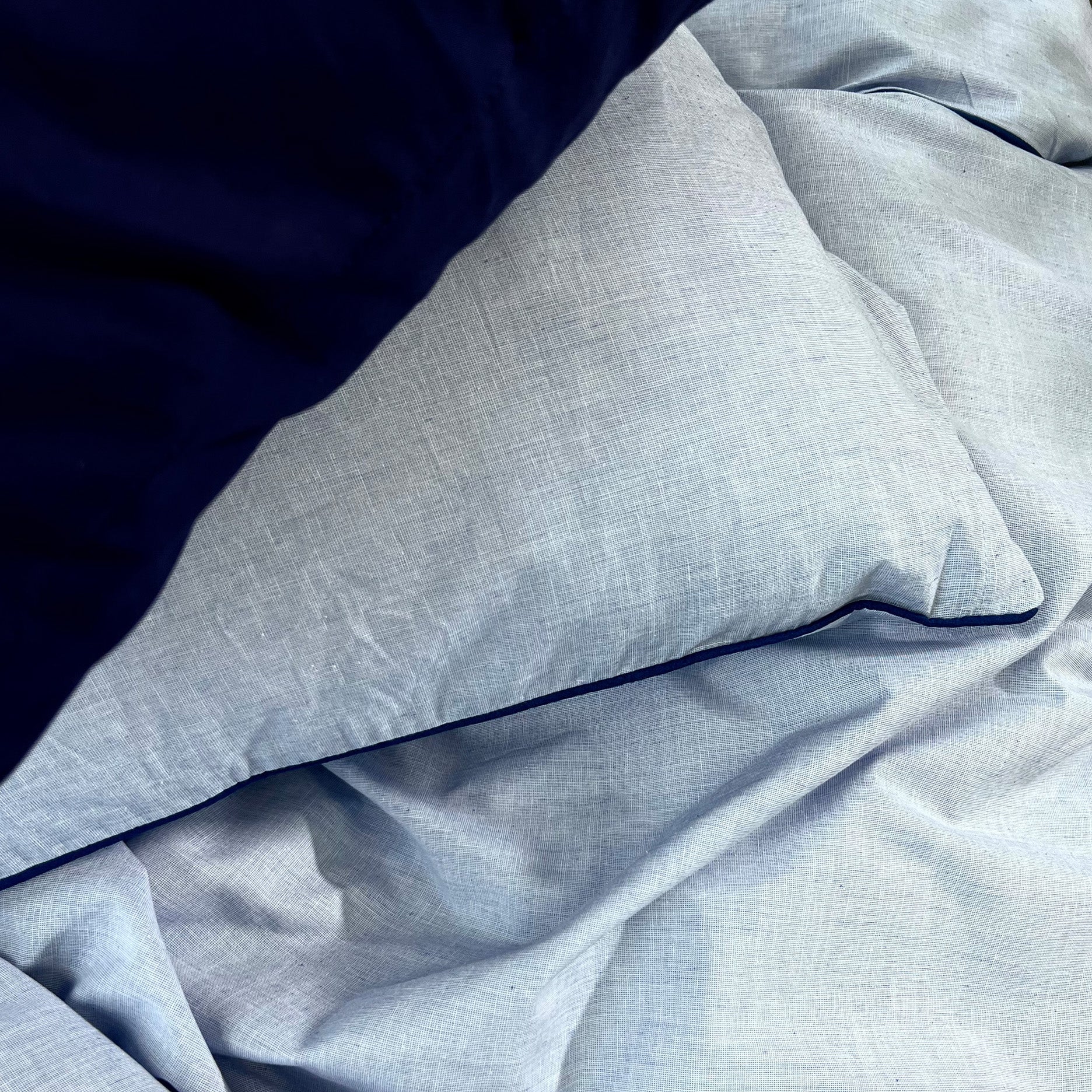 Chambré sengetøj 140x200 cm blå m/piping